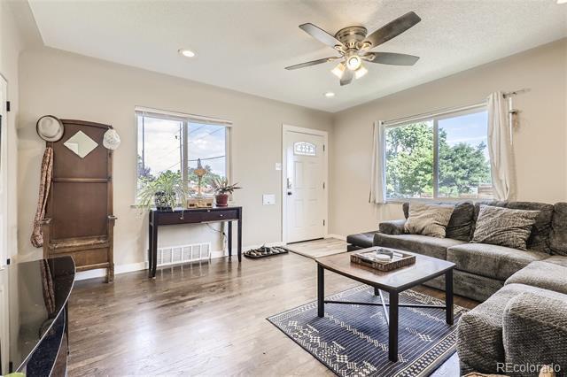 Photo - 3456 Harrison St