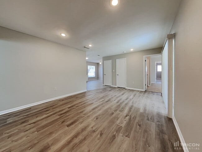 Photo - 1408 Highview Rd
