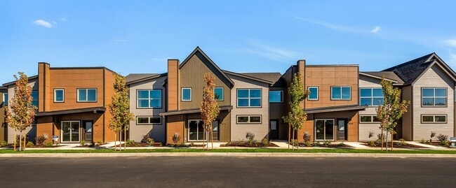 Modern 3 Bed/2.5 Bath Townhome in NW Redmond - Modern 3 Bed/2.5 Bath Townhome in NW Redmond