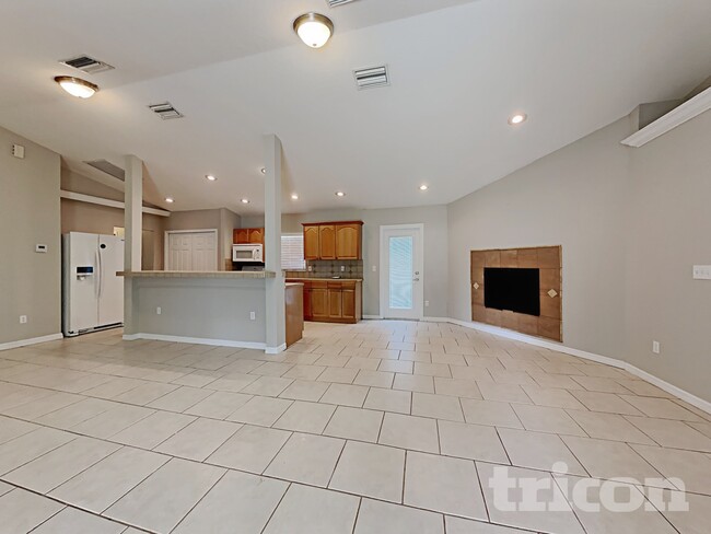 Photo - 13210 Maple St