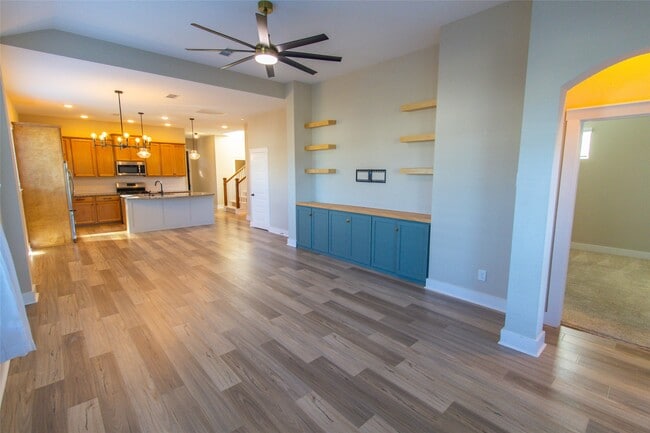 Photo - 18610 Parkland Square Pl