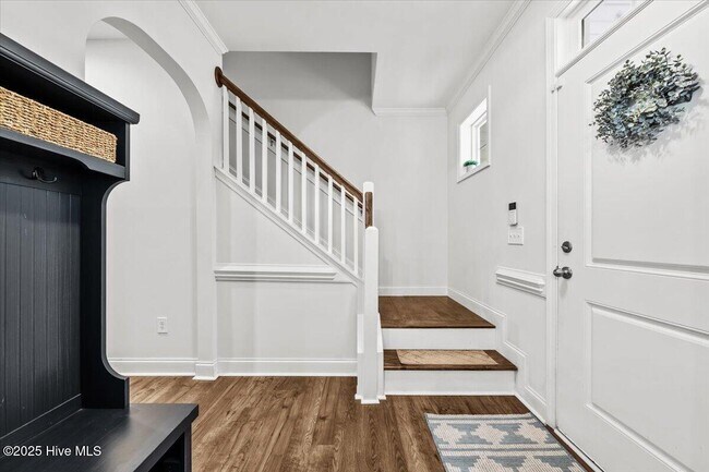 Photo - 400 Everest Ct