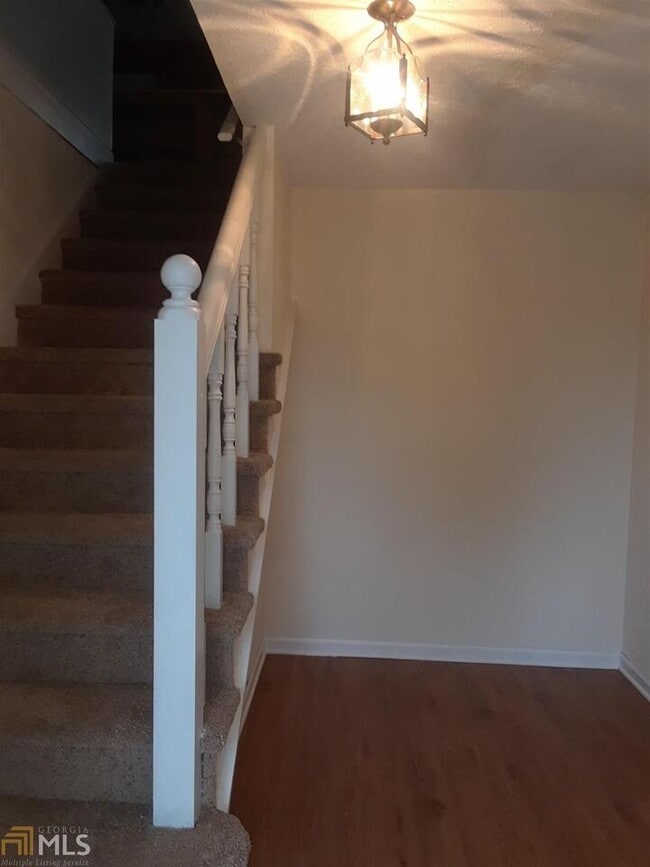 Photo - 995 Green St SE Unit C