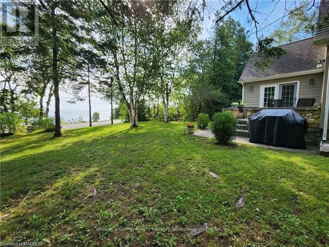 Photo - 303 Isthmus Bay Rd