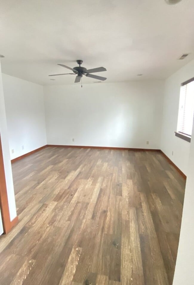 Photo - Spacious 3 bedroom 2.5 bath Post Falls Duplex