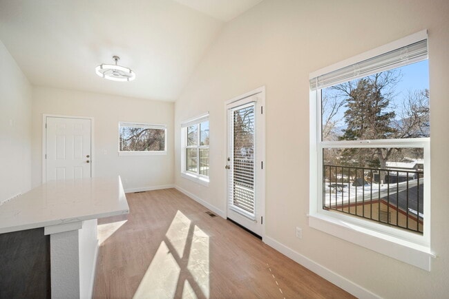 Photo - 824 E Moreno Ave