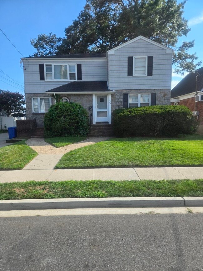 Photo - 128 E Maple St Unit LG Bright 3 BDRM