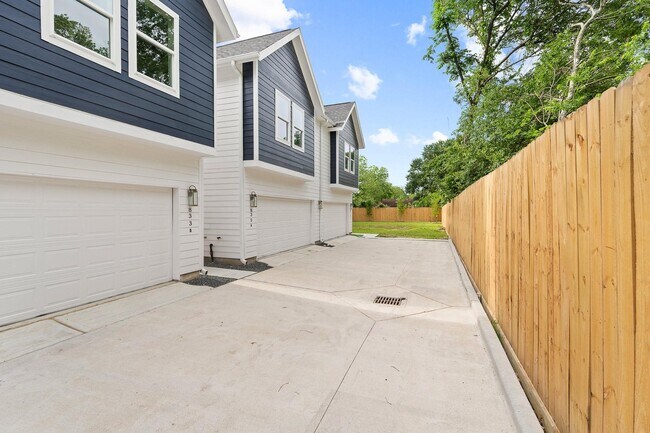 Photo - 835 Paul Quinn St Unidad B