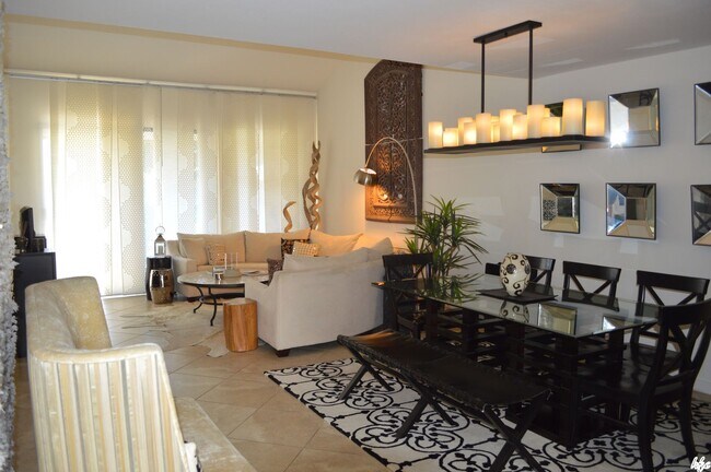 Photo - Hollywood Glam in Palm Springs. Furnished,...