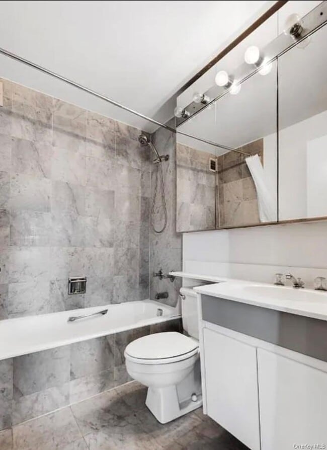 Photo - 200 Rector Pl Unit 24G