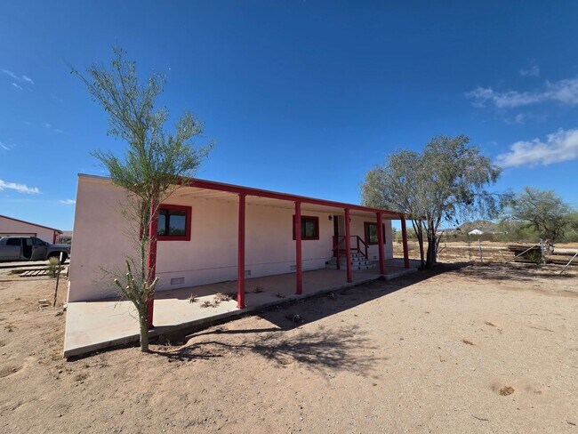 Building Photo - Queen Creek 3 bed / 2 bath on just under 5 Acres with private well! No HOA!