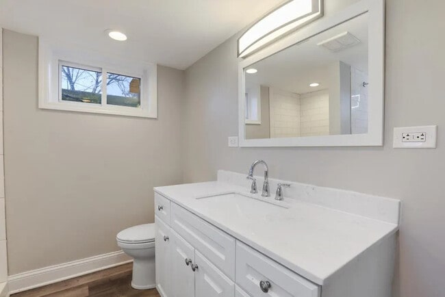 Photo - 1S480 Monterey Ave