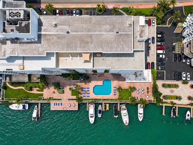 Photo - 5700 Collins Ave Unit 3A