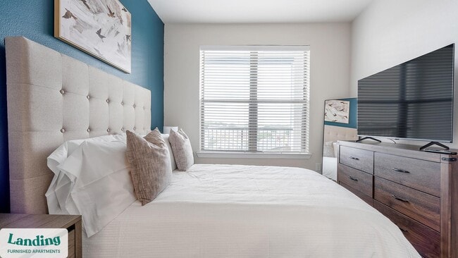 Photo - 14015 Univ Pass Unidad 3414