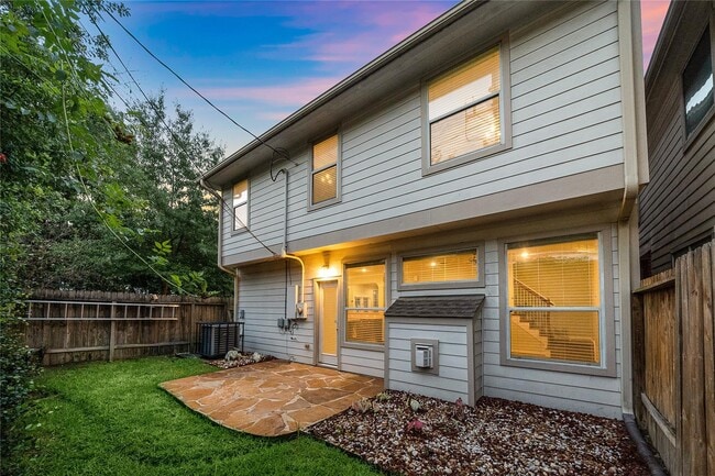 Photo - 2626 Couch St