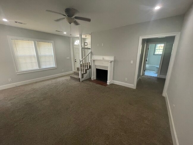 Photo - 1033 Whitworth St