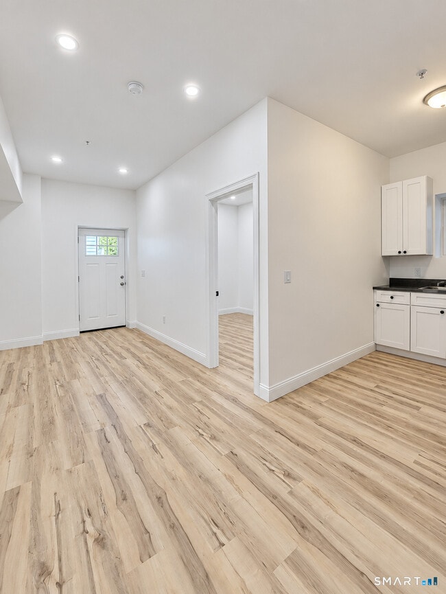 170 Pearl St Unidad B
