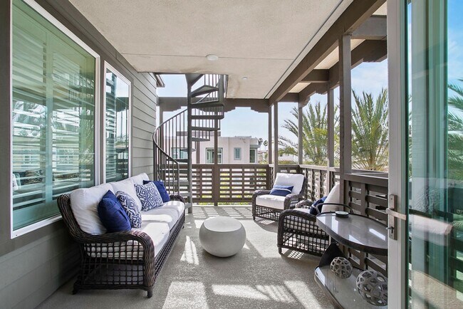 Photo - Luxurious Furnished Poolside Penthouse With Ocean Views!