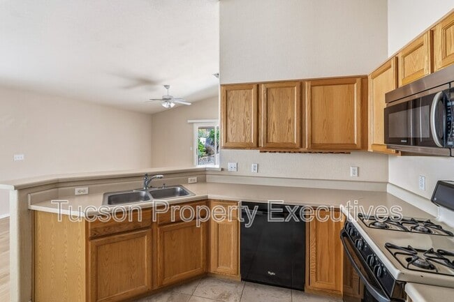 Photo - 13256 N Hammerstone Ln
