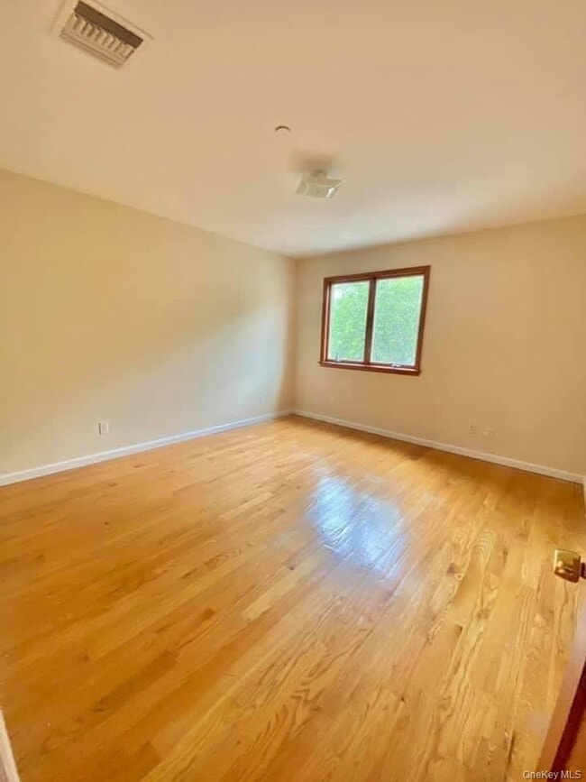 Photo - 40-33 191st St