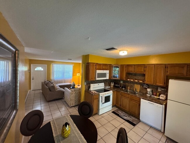 5441 NW 17th Ct