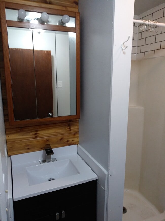 Bathroom - 112 S Main St Unit 112-B