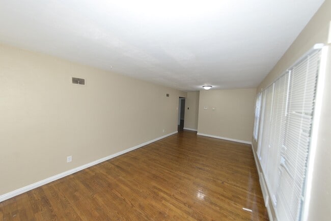 Photo - 6127 Shillington Dr