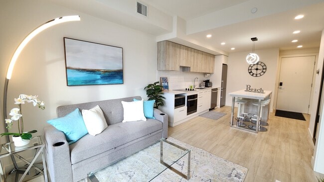 Building Photo - 3699 Capozzi Rd Unit 307