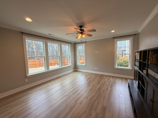 Photo - 340 Avery Glenn Way