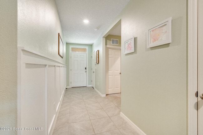 Photo - 1075 Trinity St