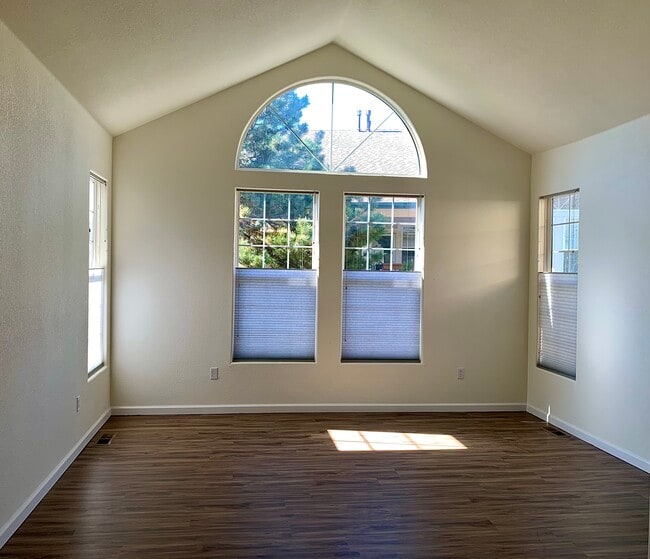 Building Photo - 4034 S Carson St Unit #203