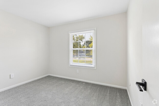 Elite 2BR, 1BA - 790SF - Second Bedroom