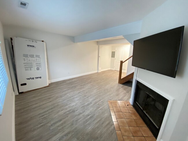 Photo - 1726 Summit St Unit 1732