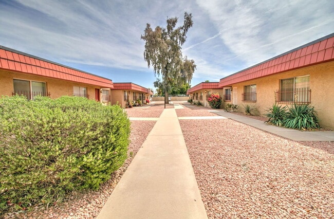 Photo - 5323 N 19th Ave