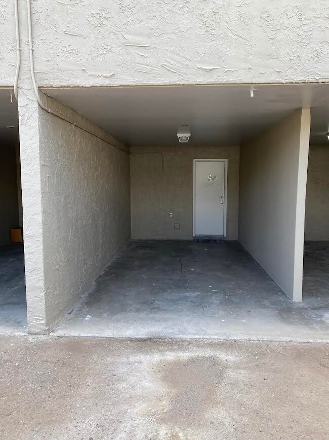 Carport - 805 Mormon Pl Unit B
