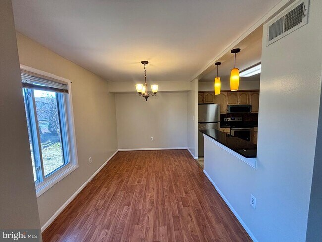 Photo - 6966 Hanover Pkwy