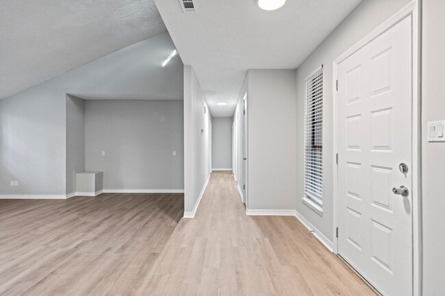 Photo - 723 Prestwick Dr