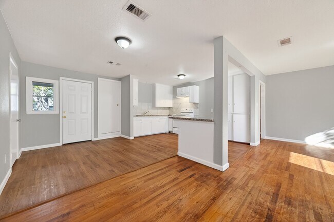 Photo - Spacious 4-Bedroom Home — Housing Vouchers Accepted