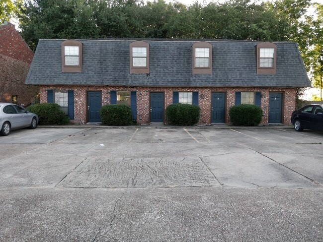 Building Photo - 502 Chemin Metairie Rd Unit B