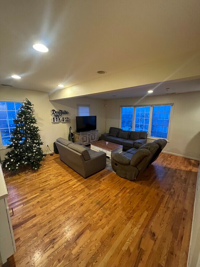 Living room - 285 E 12th Ave Unidad 285