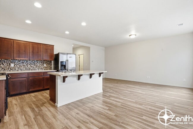 Photo - 1400 NE 85th Way