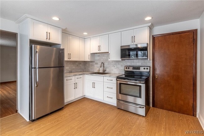 Photo - 194 Boncroft Dr