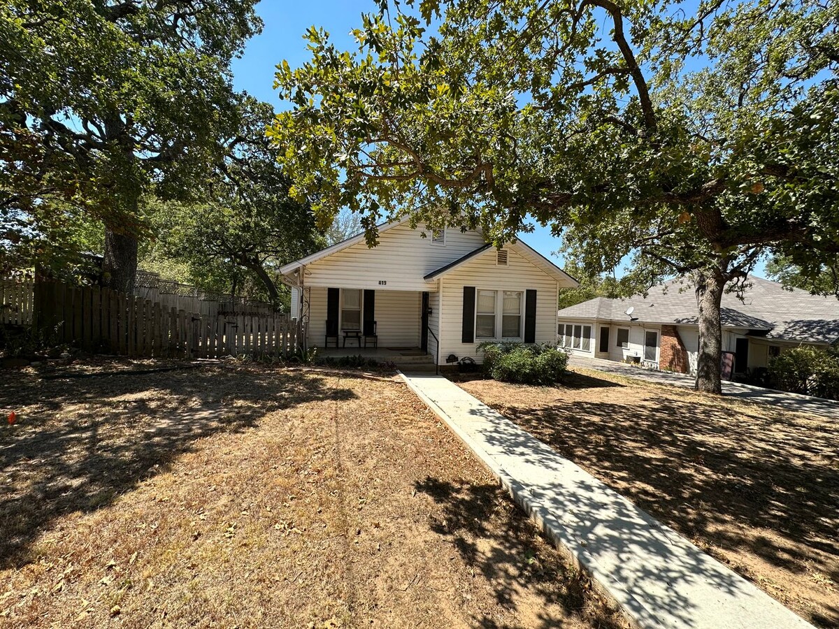 Beautiful 3 bed/1.5 bath near UNT - Beautiful 3 bed/1.5 bath near UNT House