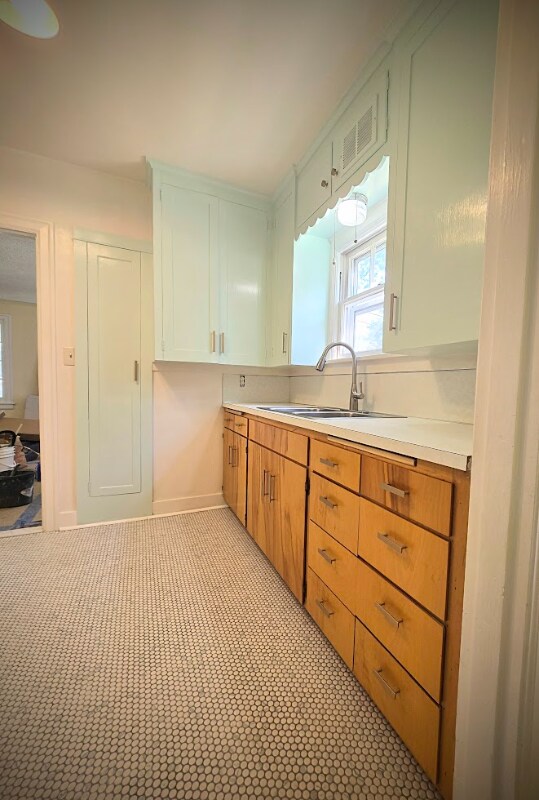 Photo - 332 S 3rd Ave