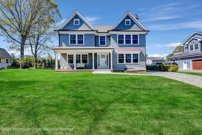 Photo - 211 Monroe Ave