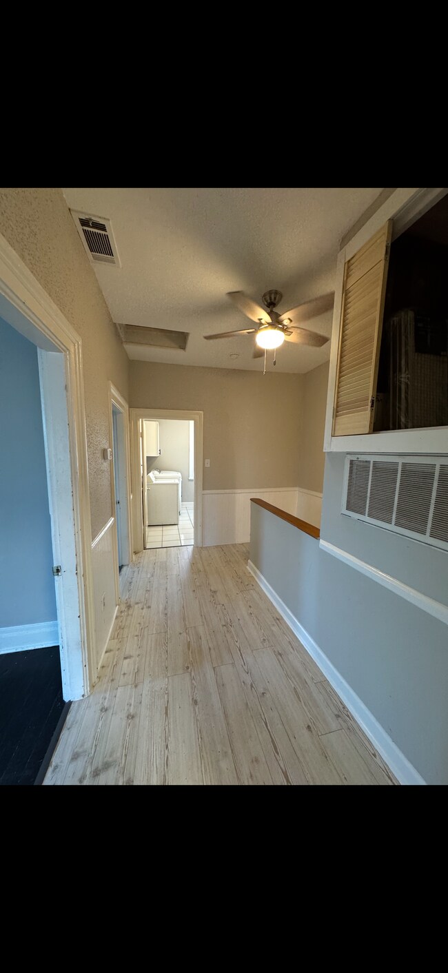 Photo - 421 E Anderson St Unit B