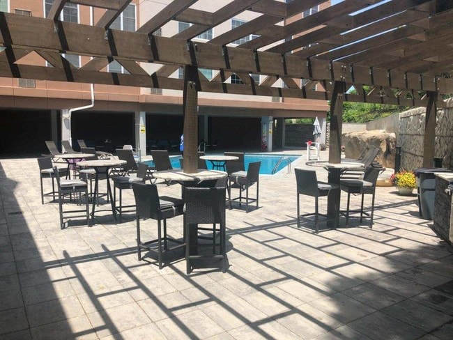 Plaza 53