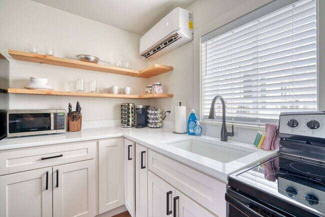 Photo - 4335 SE Milwaukie Ave Unit SI ID1611788P