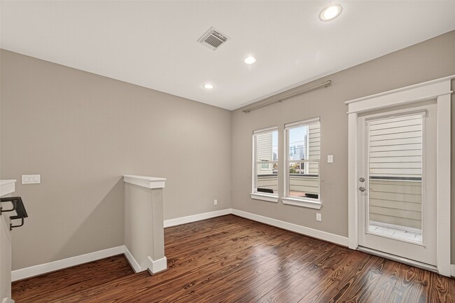 Photo - 1510 Crockett St Unit B