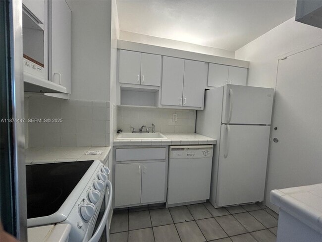 Photo - 2899 Collins Ave Unit 731